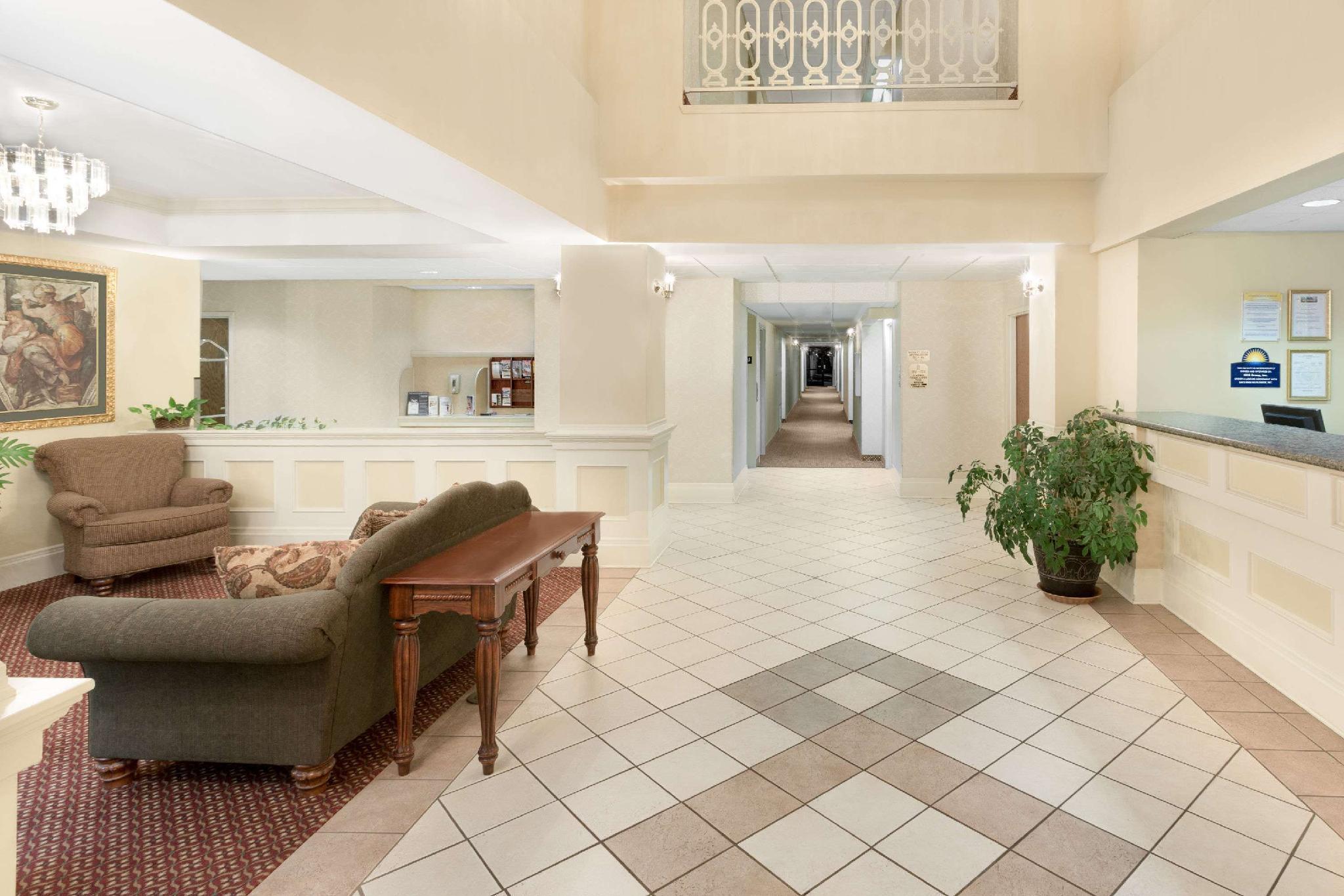 Days Inn & Suites By Wyndham Pocahontas מראה חיצוני תמונה
