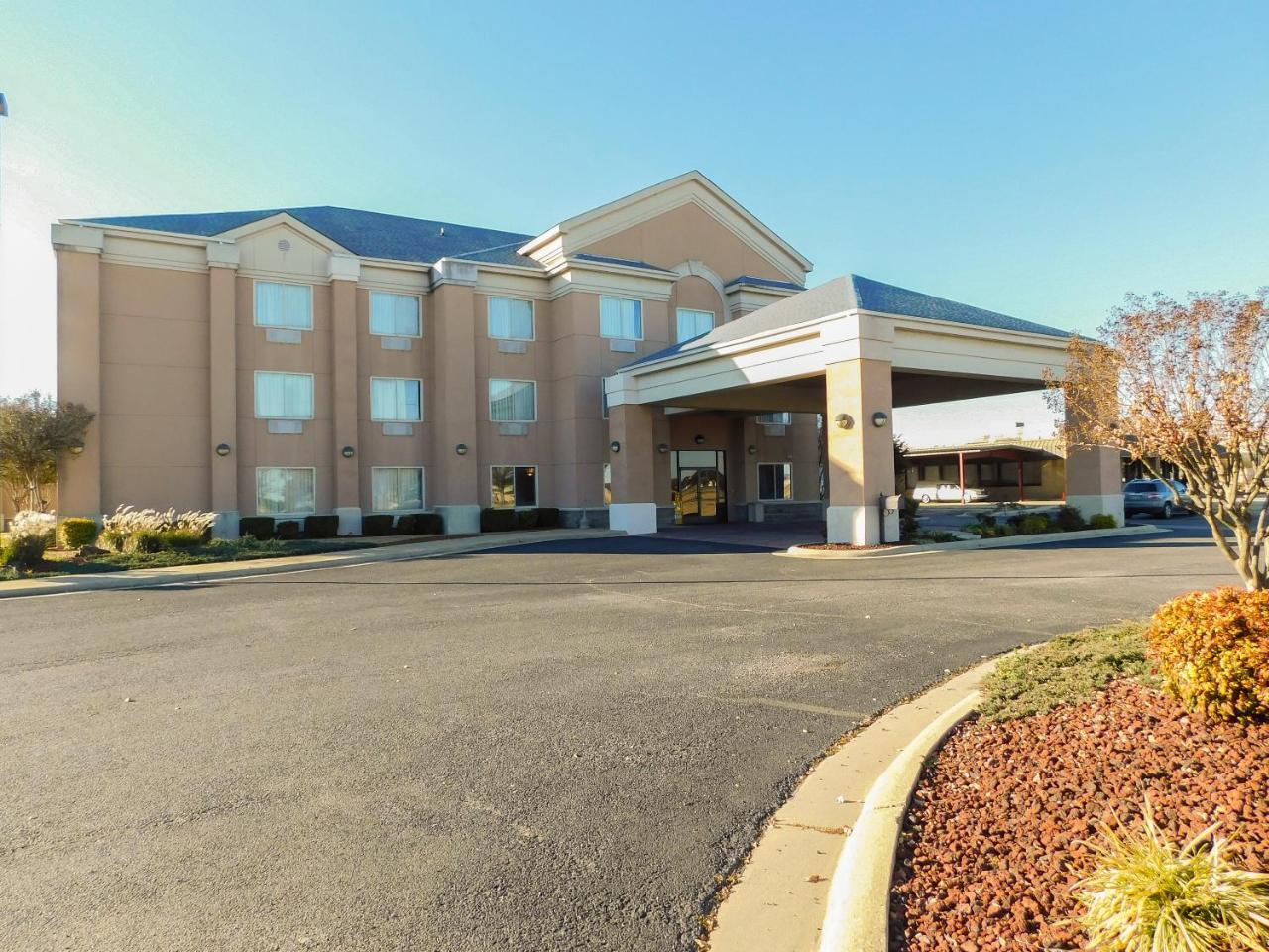 Days Inn & Suites By Wyndham Pocahontas מראה חיצוני תמונה