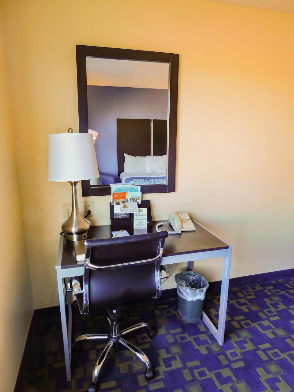 Days Inn & Suites By Wyndham Pocahontas מראה חיצוני תמונה