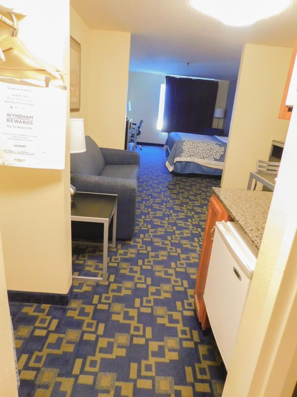 Days Inn & Suites By Wyndham Pocahontas מראה חיצוני תמונה