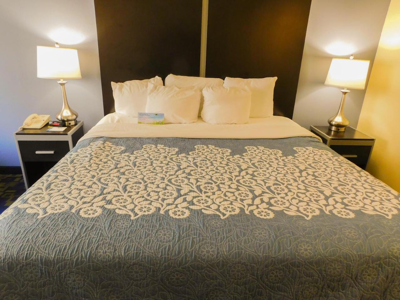 Days Inn & Suites By Wyndham Pocahontas מראה חיצוני תמונה