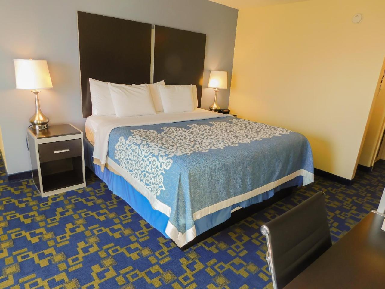 Days Inn & Suites By Wyndham Pocahontas מראה חיצוני תמונה