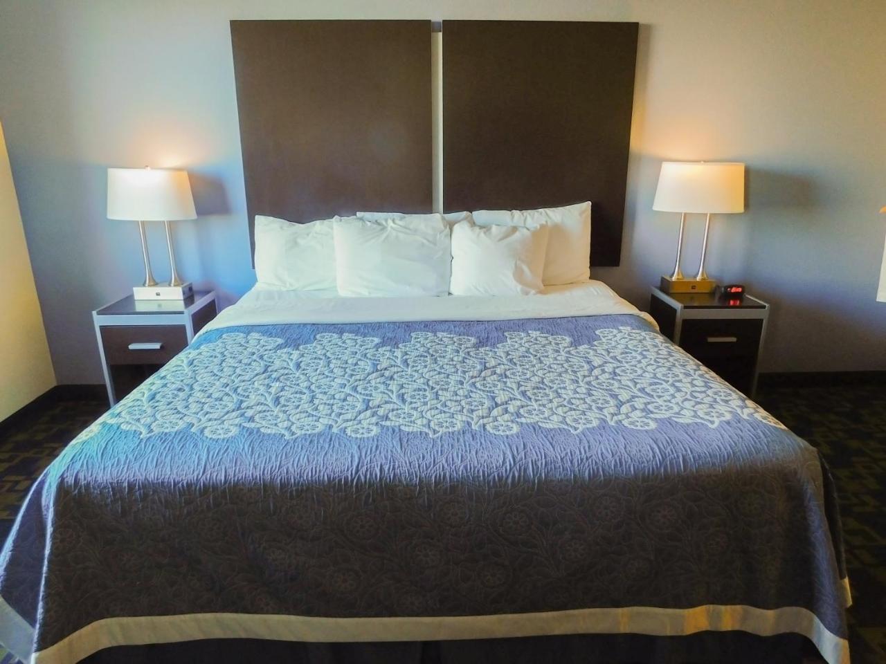 Days Inn & Suites By Wyndham Pocahontas מראה חיצוני תמונה
