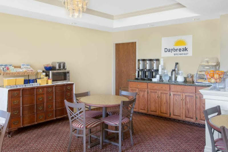 Days Inn & Suites By Wyndham Pocahontas מראה חיצוני תמונה