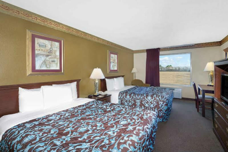 Days Inn & Suites By Wyndham Pocahontas מראה חיצוני תמונה