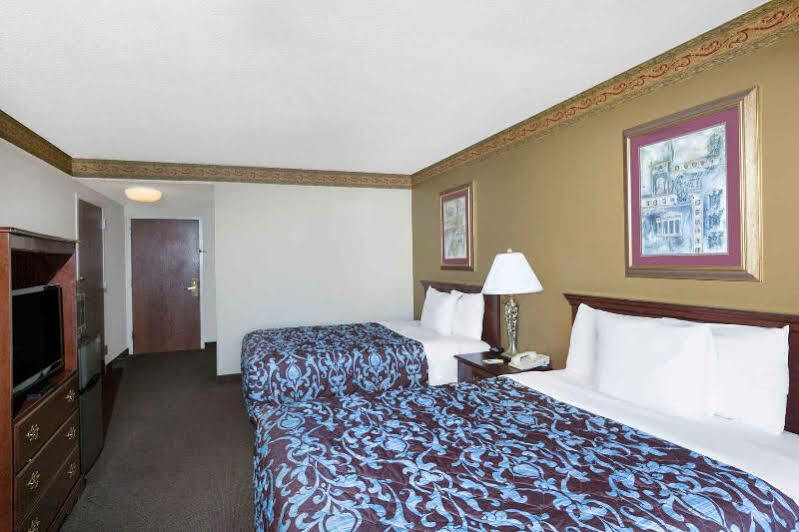 Days Inn & Suites By Wyndham Pocahontas מראה חיצוני תמונה